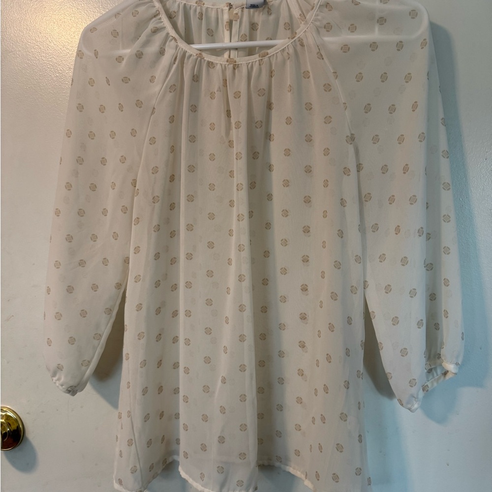 Old Navy Cream Relaxed 3/4 Sleeve Blouse